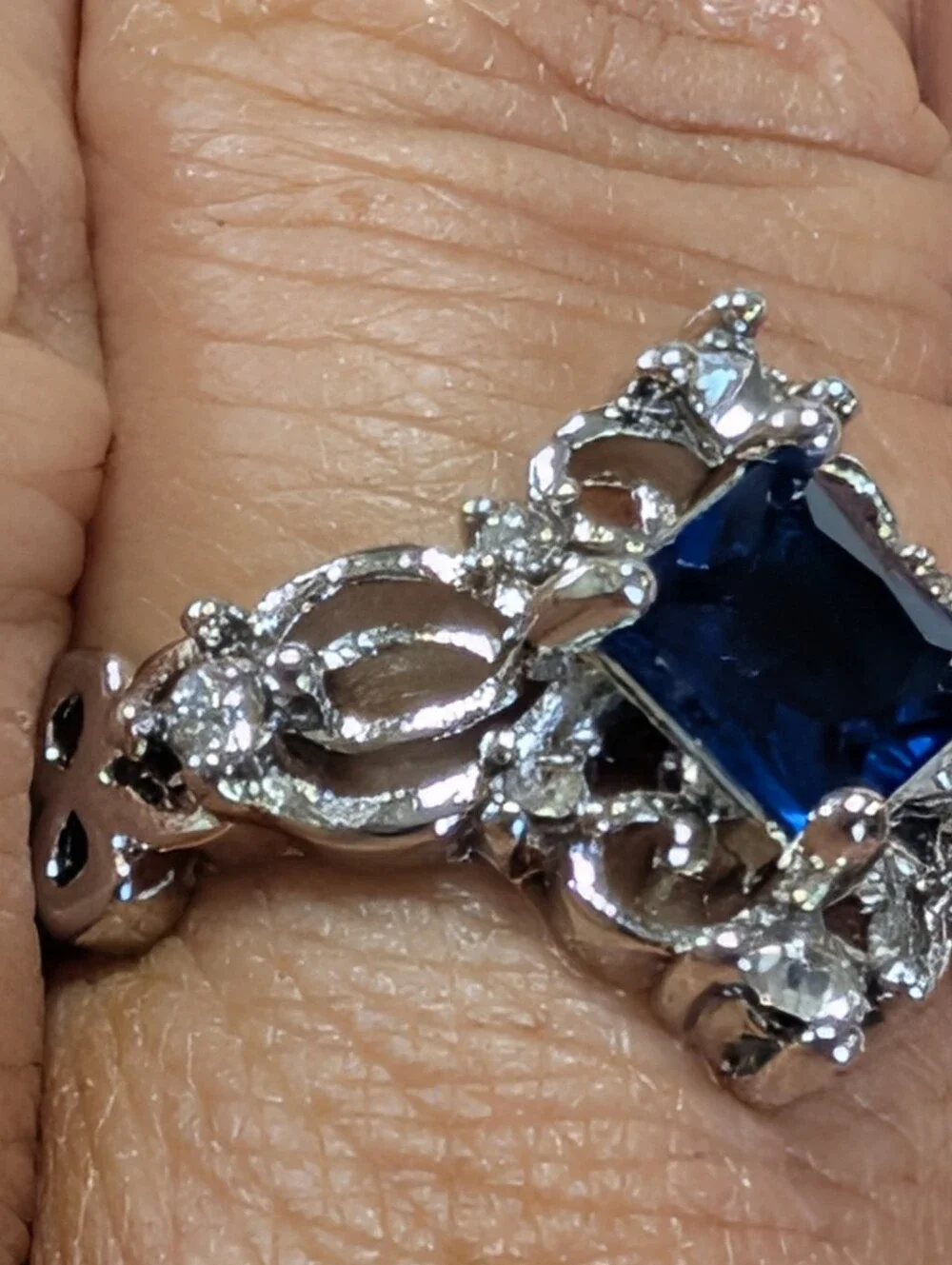 Beautiful Vintage Inspired Blue And White CZ Silver Size 8 Ring